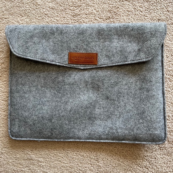 Amazon Basic Computer Sleeve - Picture 1 of 5